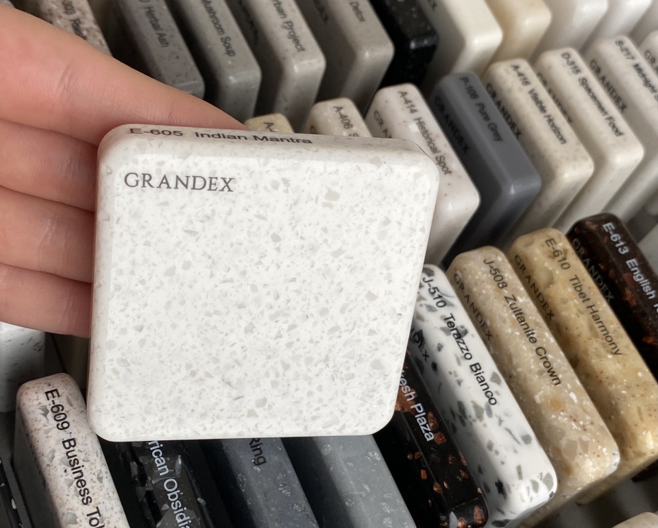E stone. Grandex e-605 indian Mantra. Грандекс е 605. Столешница грандекс e605. Камень грандекс е 605.